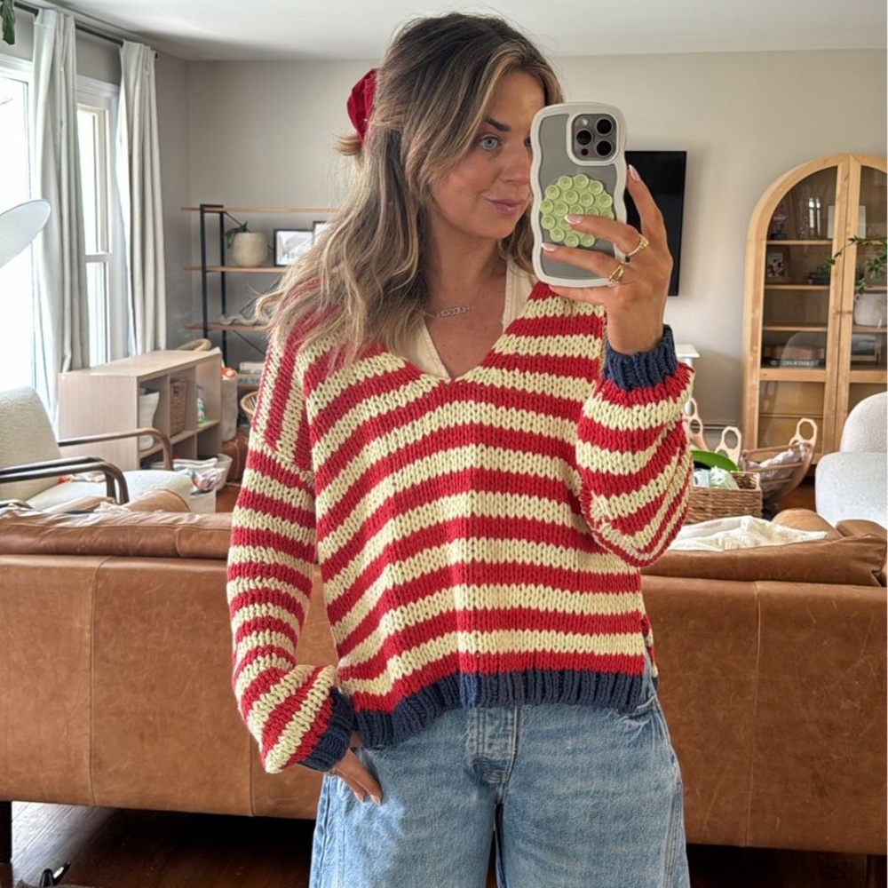 Free People Portland Pullover in Cherry
Lemonade Combo